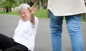 Mang vạ vì giúp người lạ